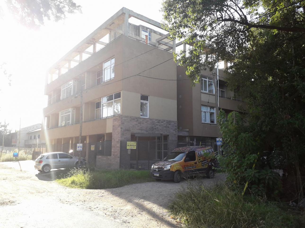 DEPARTAMENTO 2 AMB. con COCHERA