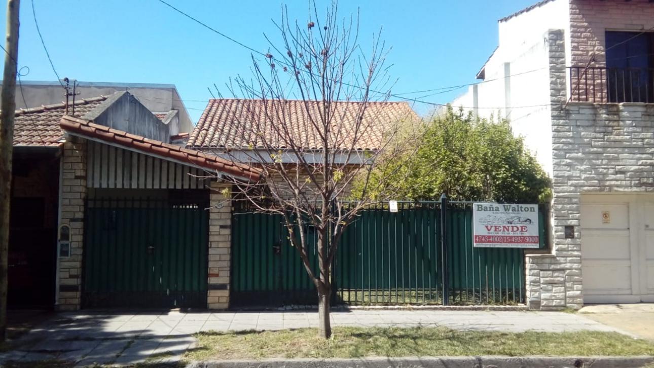 CASAS EN VENTA, BECCAR VENTA CHALET