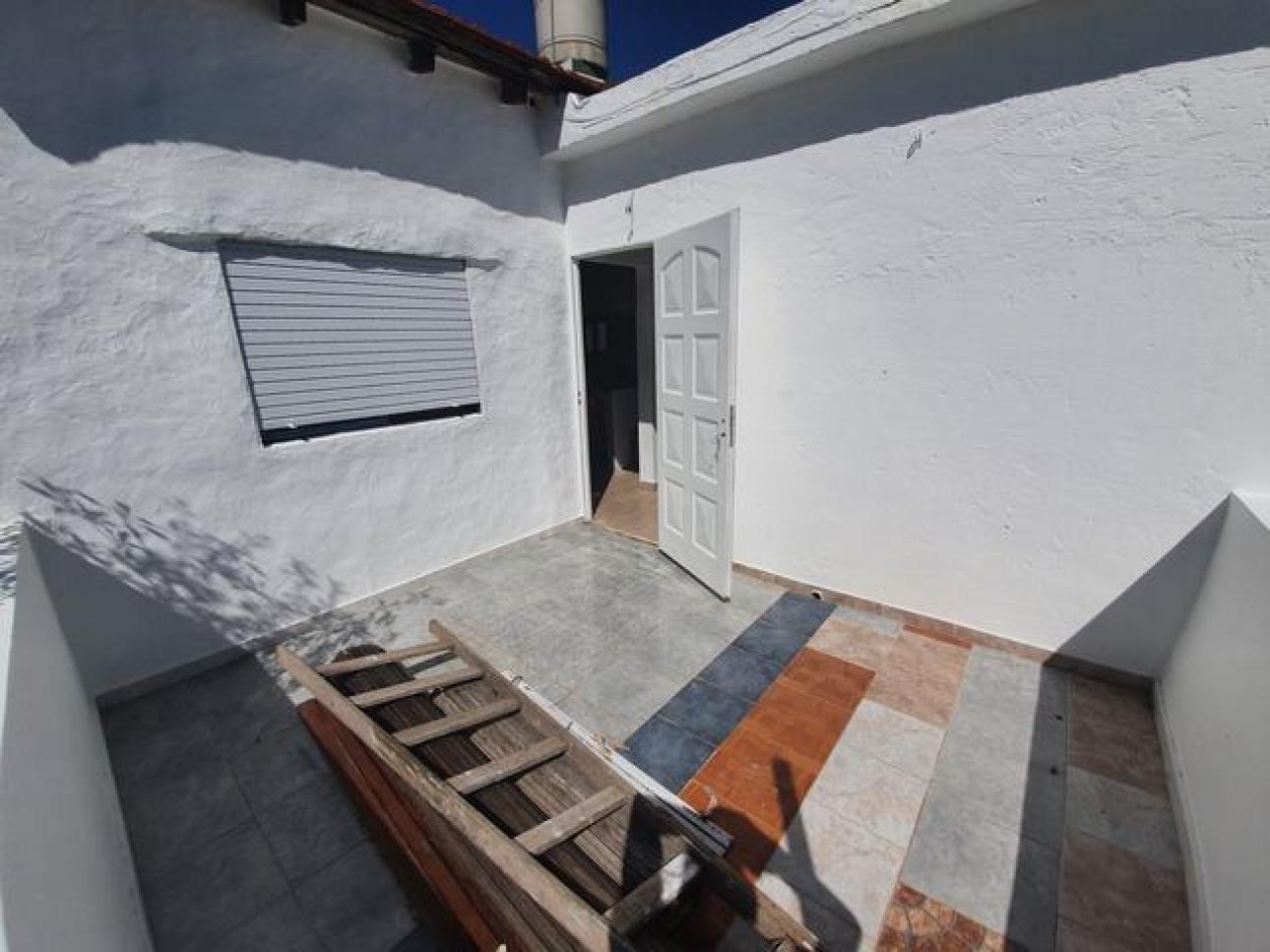 DEPARTAMENTO 2 AMB CON PATIO SAN MARTIN