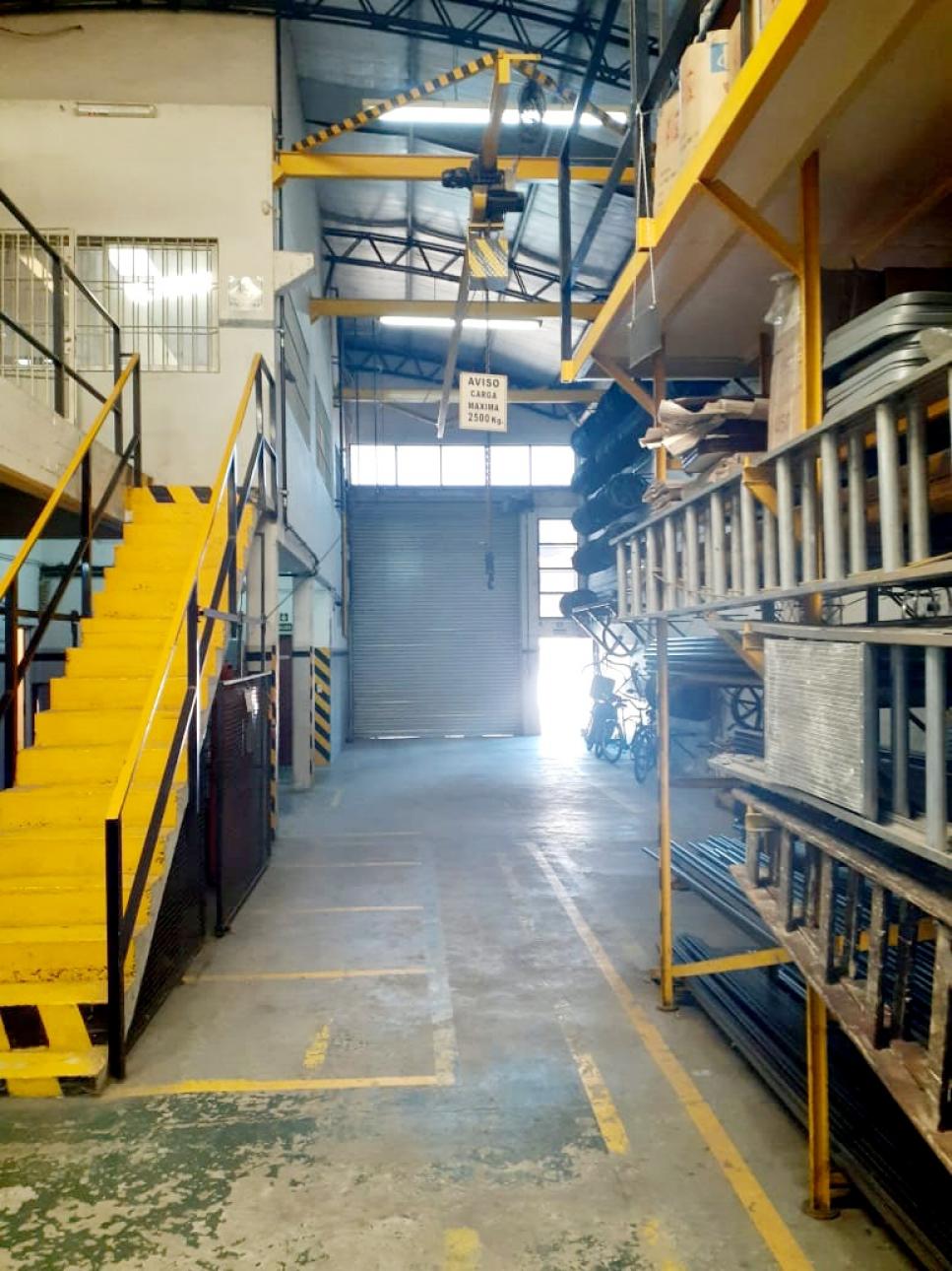 GALPON 1100 m2 CUBIERTOS