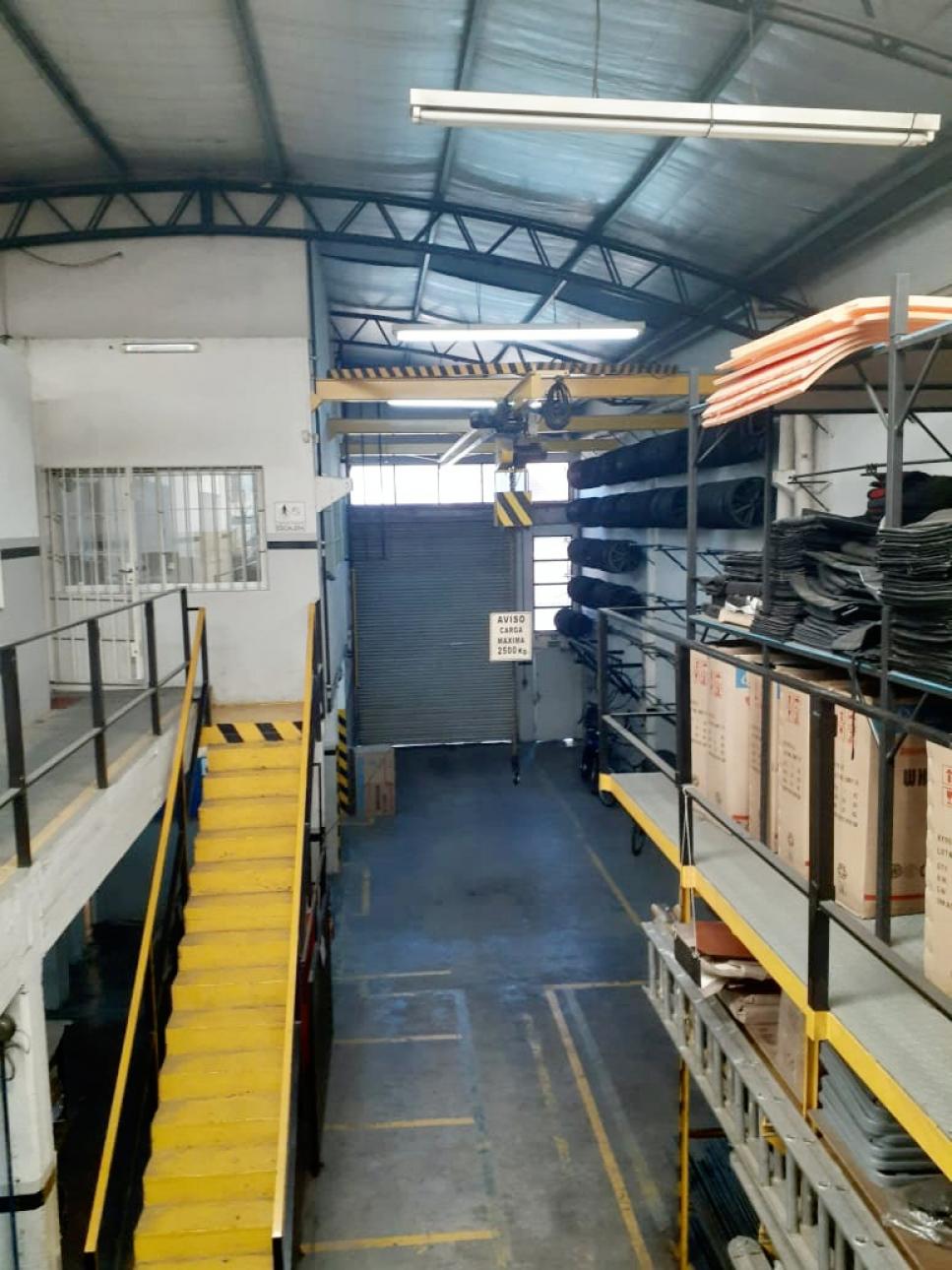GALPON 1100 m2 CUBIERTOS