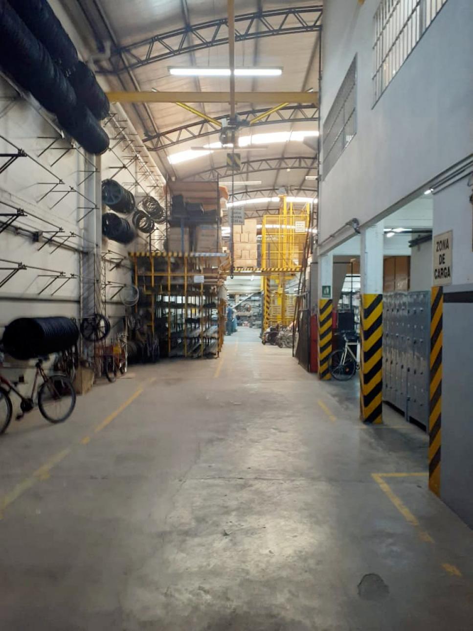 GALPON 1100 m2 CUBIERTOS