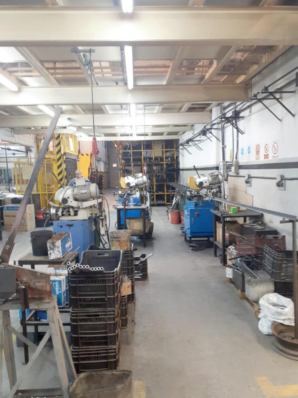 GALPON 1100 m2 CUBIERTOS