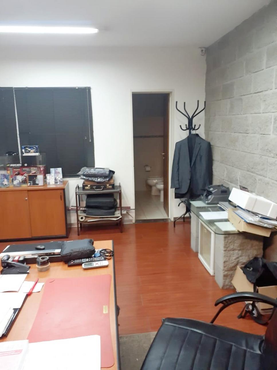 GALPON 1100 m2 CUBIERTOS