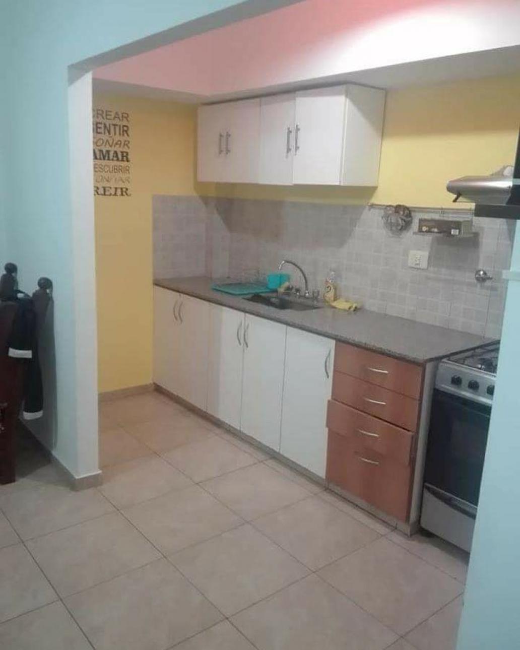 Se vende departamento 2 ambientes con patio y cochera