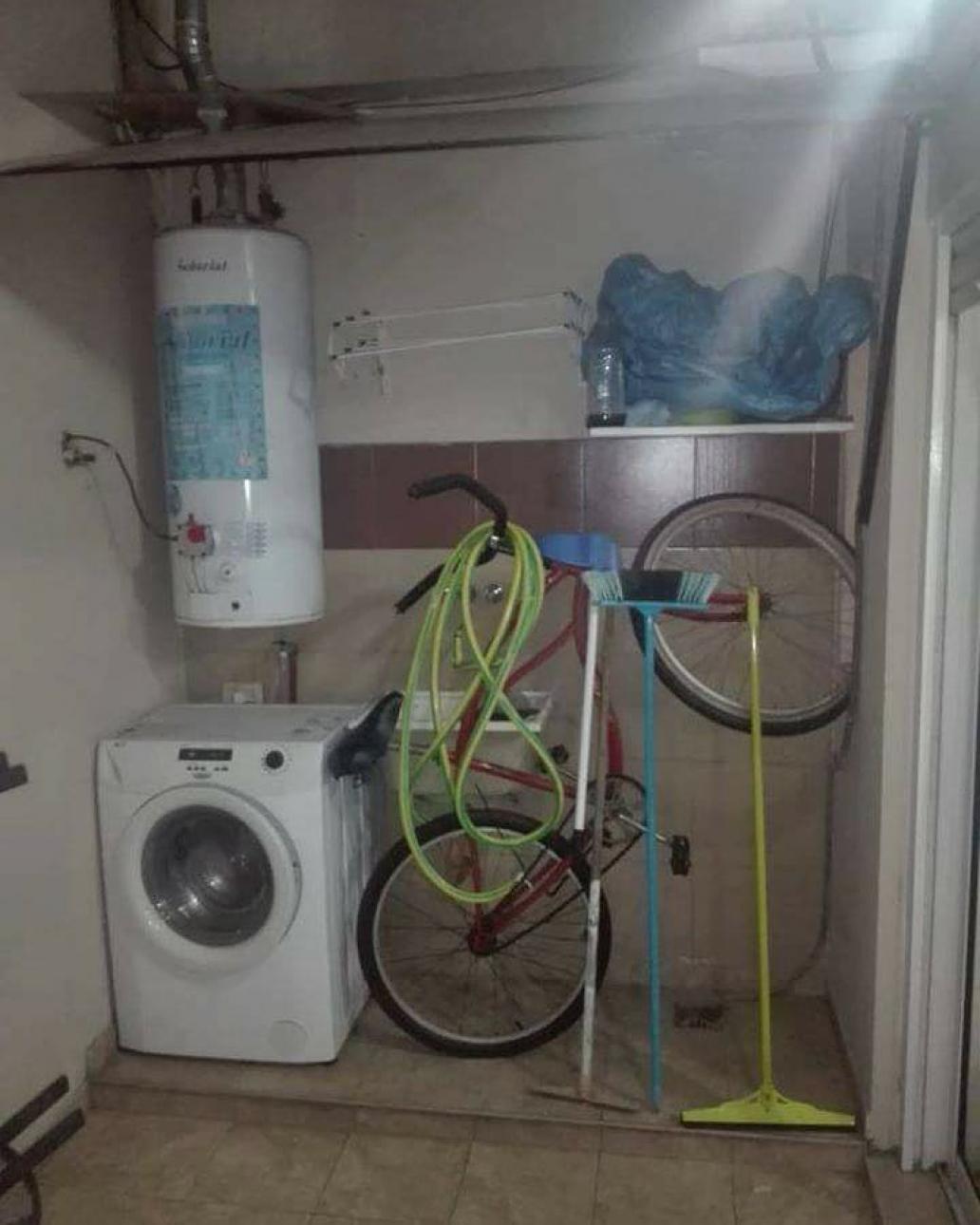 Se vende departamento 2 ambientes con patio y cochera