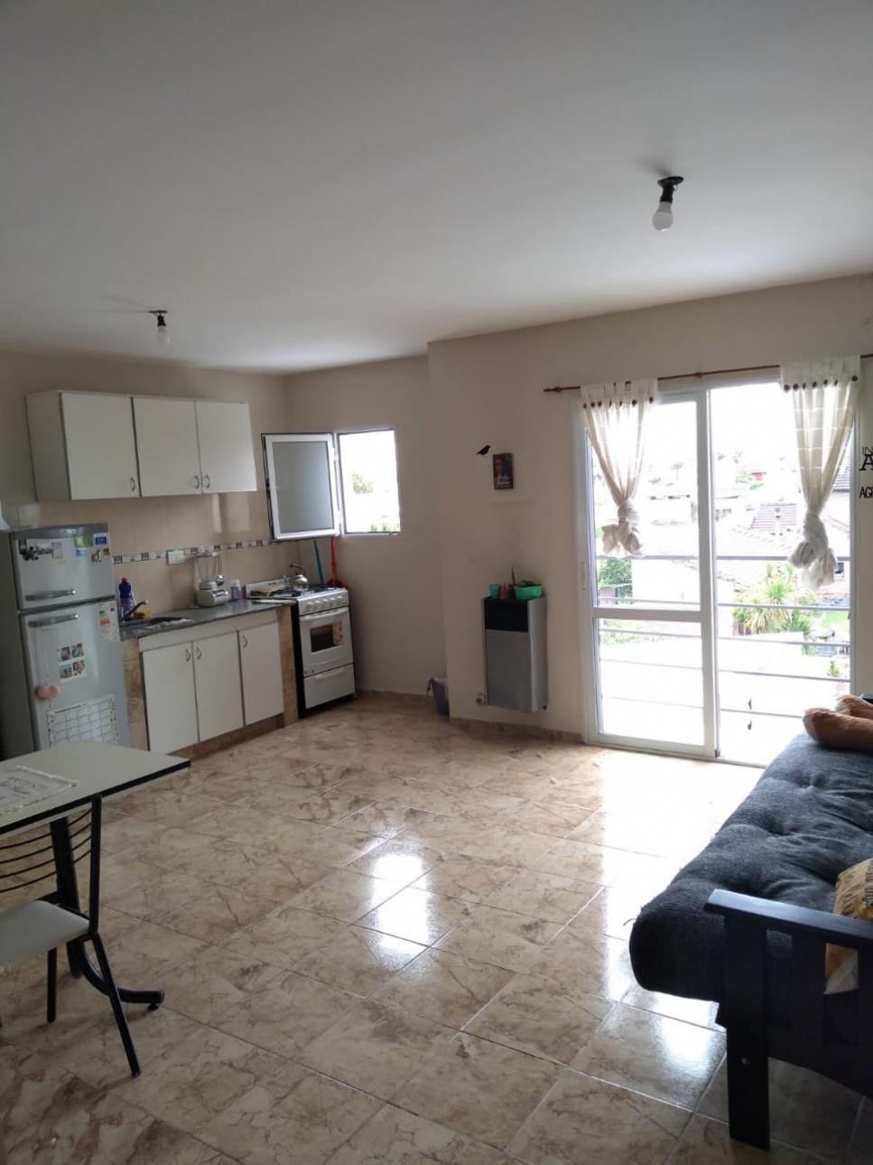 VENDE DEPTO EN MARIANO MORENO