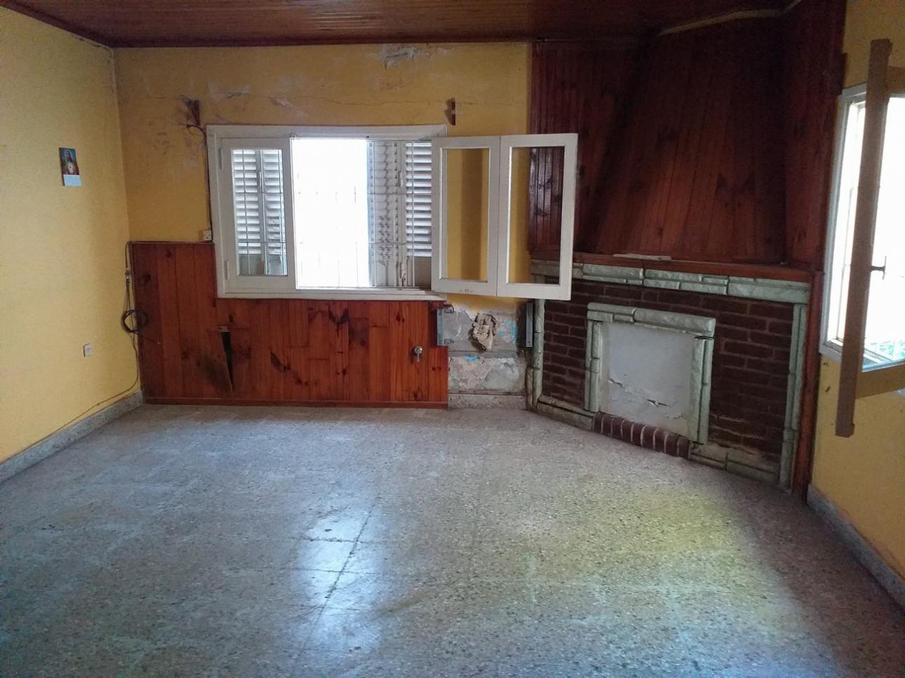 VENTA - CASA A REFACCIONAR EN LA CIUDAD DE CASTELLI