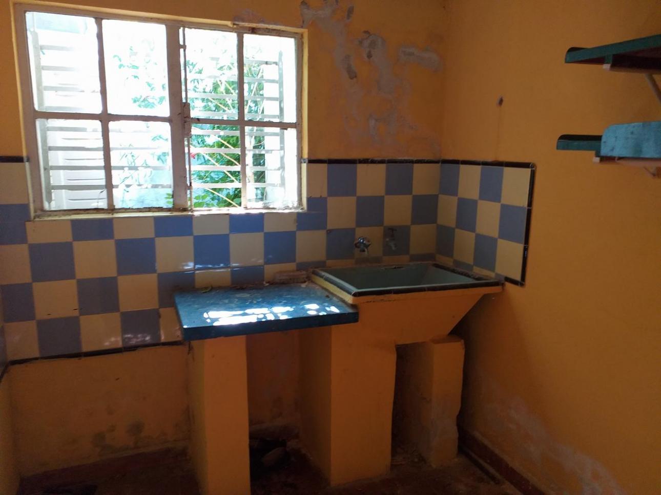 VENTA - CASA A REFACCIONAR EN LA CIUDAD DE CASTELLI