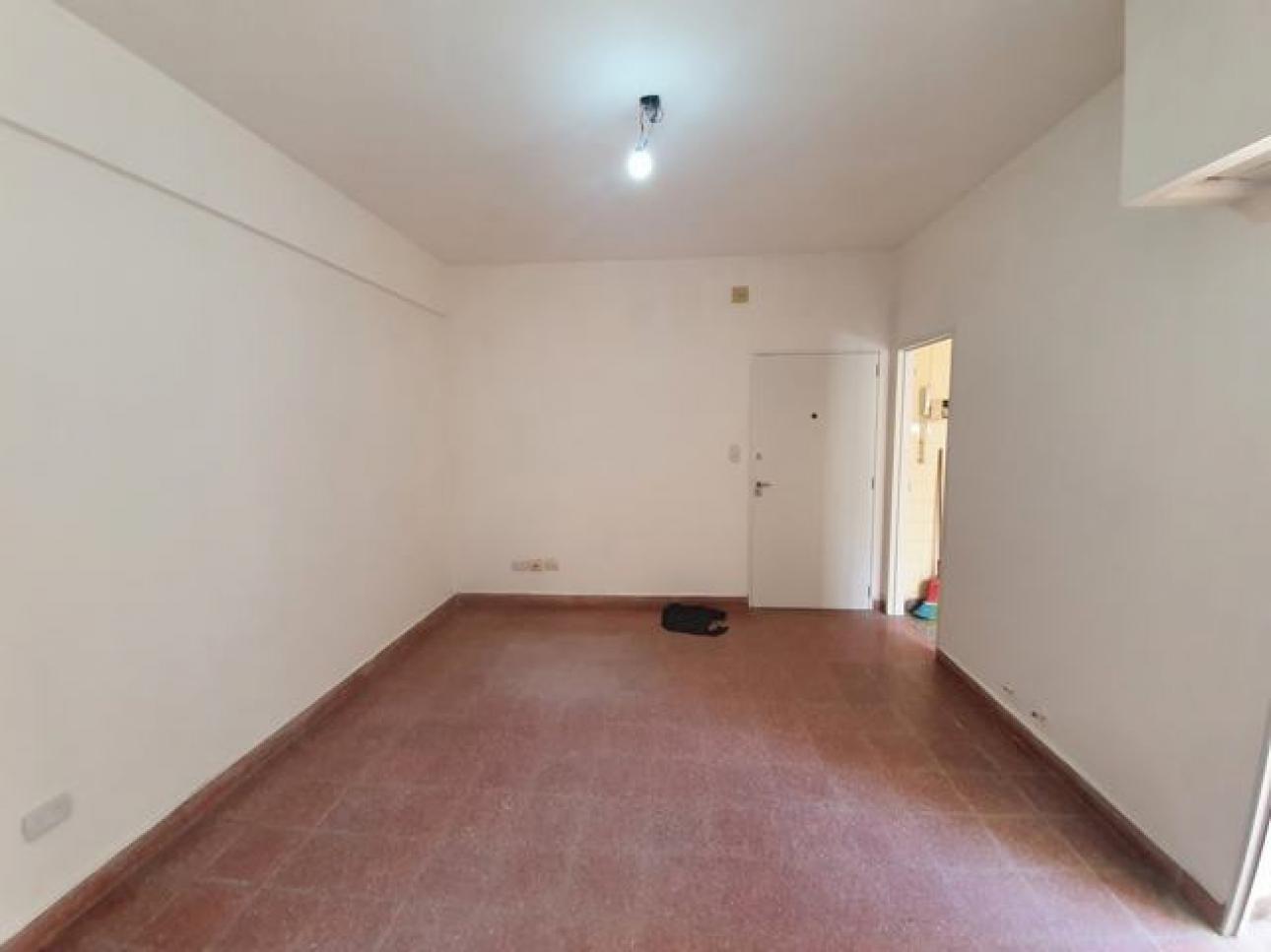 DEPARTAMENTO 2 AMB 300m estacion SANTOS LUGARES
