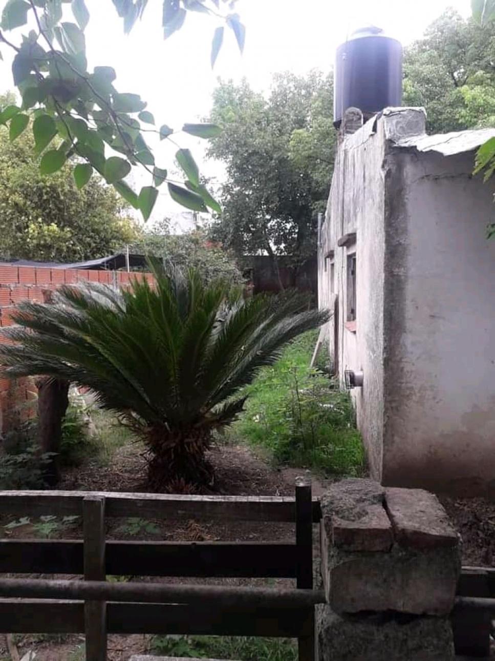 GRAN TERRENO CON CASA A RECICLAR PADUA