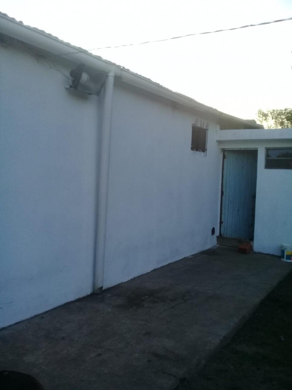 Galpon de 96 m2 sobre calle Quintana, Glew