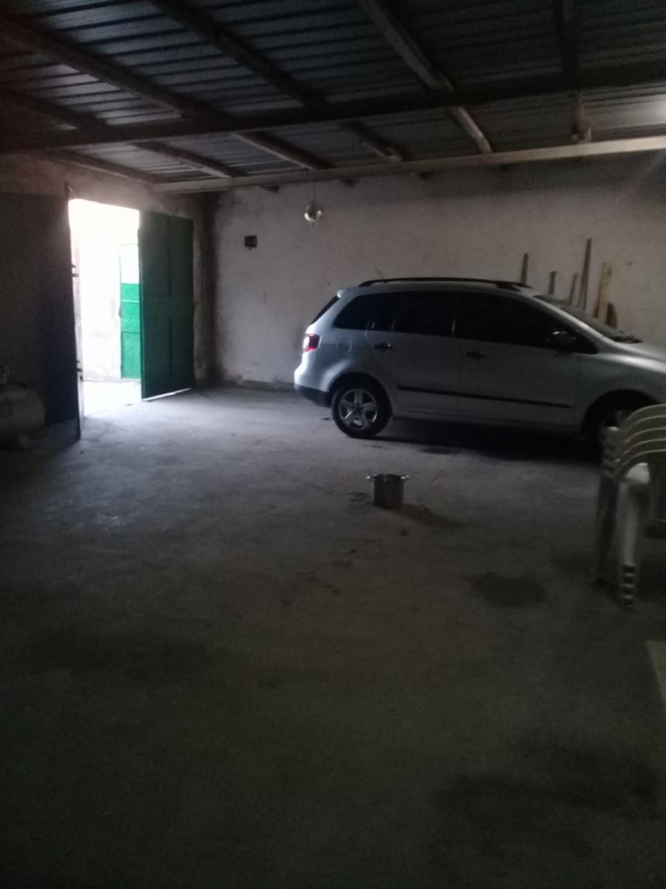 Galpon de 96 m2 sobre calle Quintana, Glew