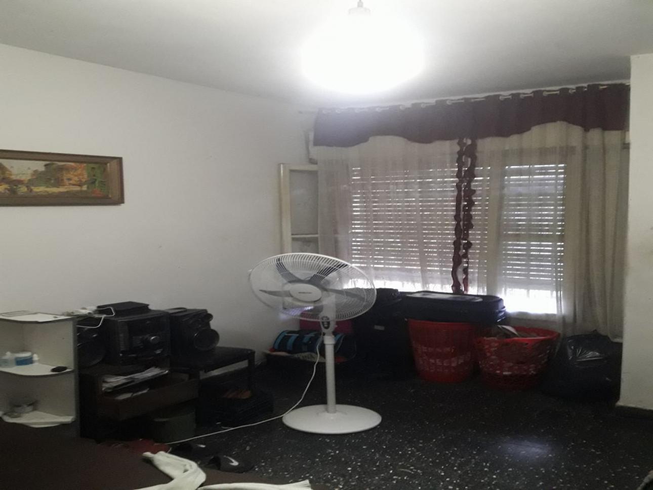 Casa en venta de cuatro ambientes en Villa Luzuriaga