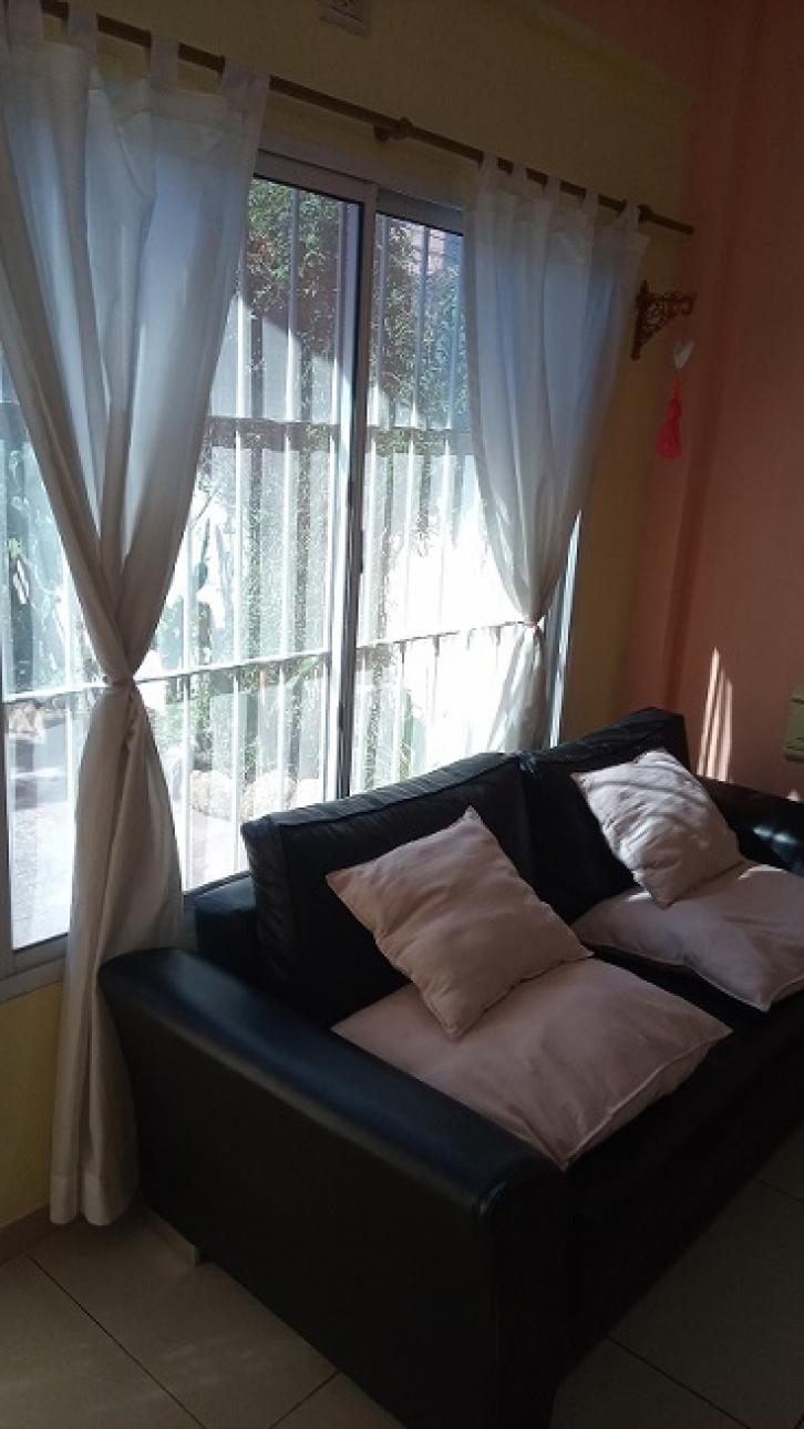 Casa 5 ambientes c/cochera y patio - Hermosa