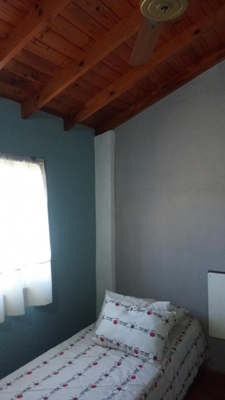 Casa 5 ambientes c/cochera y patio - Hermosa