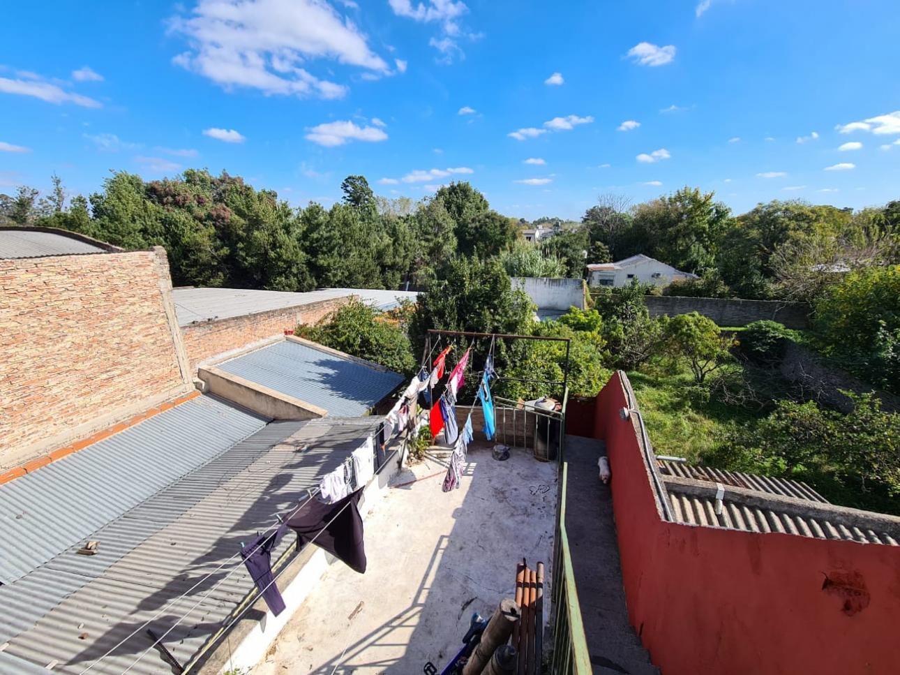 Amplio local + 2 viviendas sobre Av. Yrigoyen al 21300, Glew