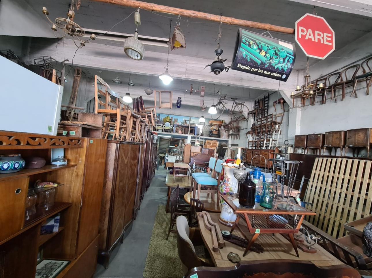 Amplio local + 2 viviendas sobre Av. Yrigoyen al 21300, Glew