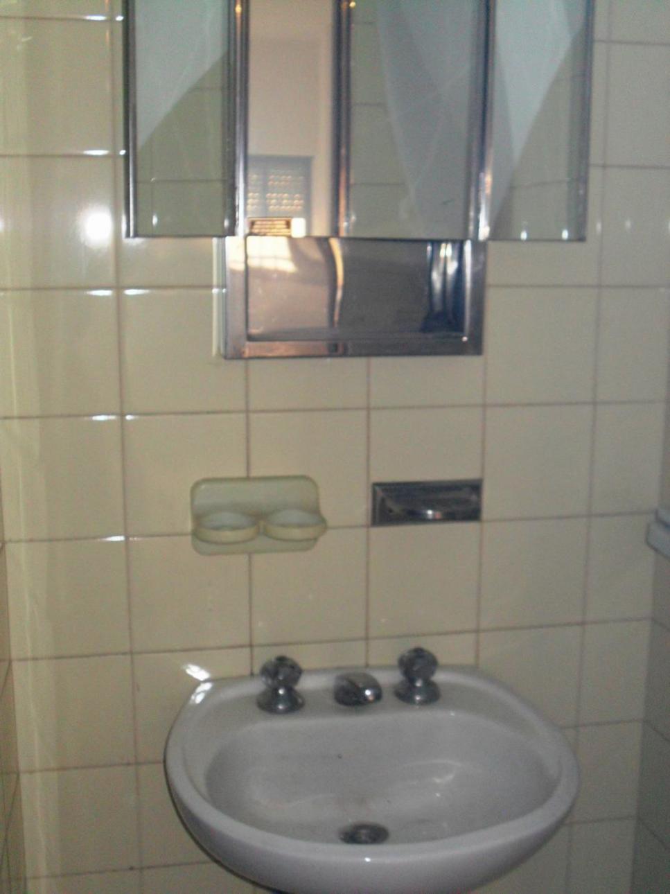 Duplex de tres ambientes en venta en el Palomar