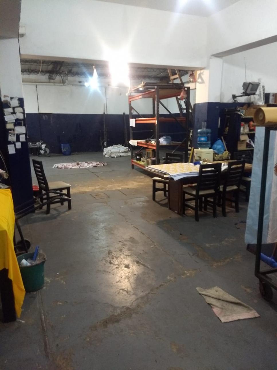Galpon en esquina - lote de 20 x 10