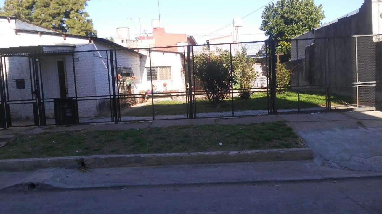 2 CASAS SOBRE LOTE PROPIO