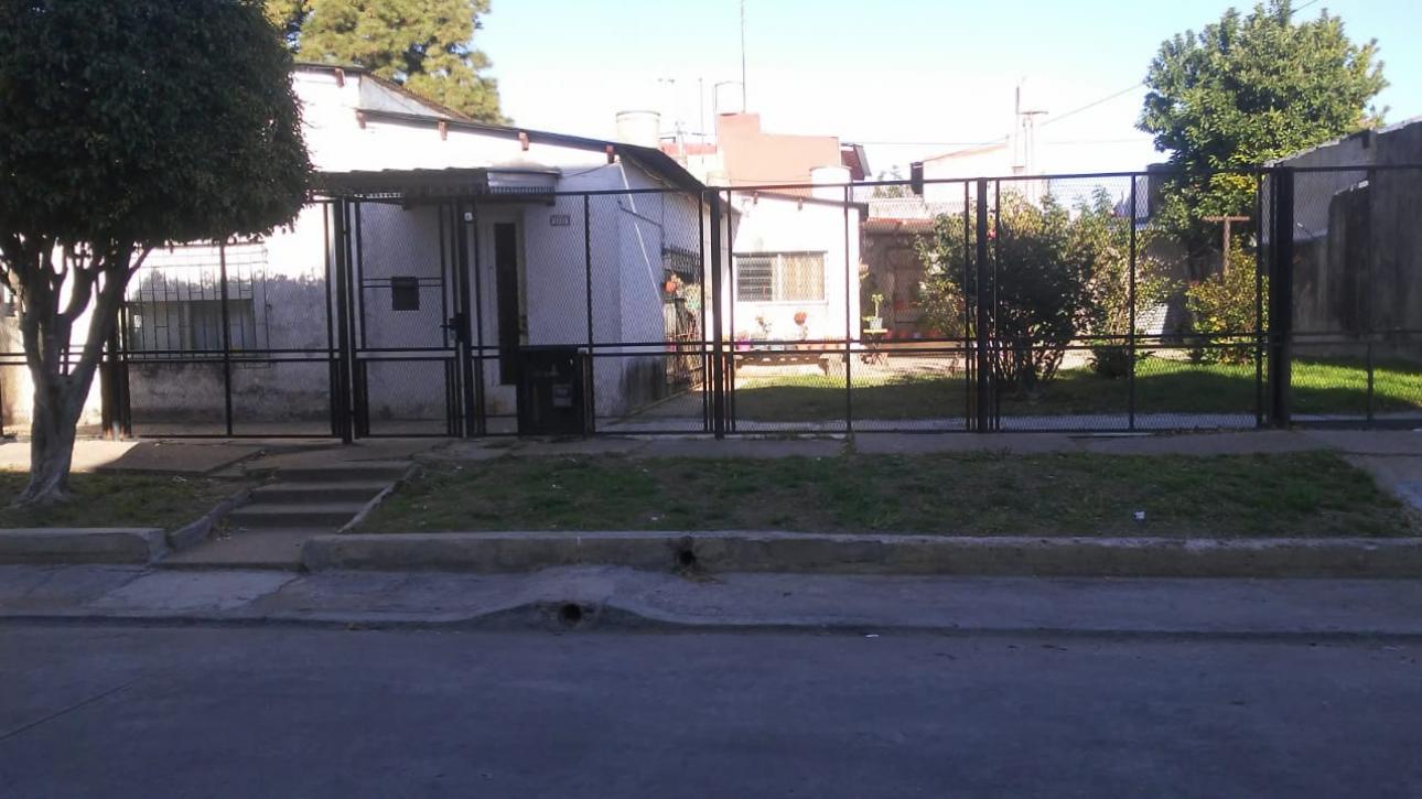 2 CASAS SOBRE LOTE PROPIO