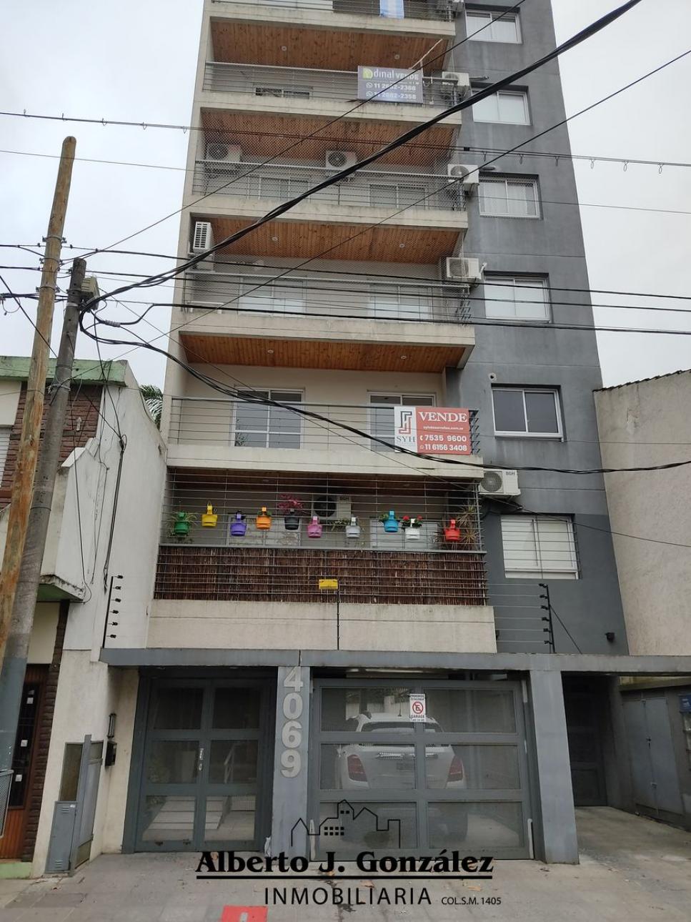 Departamento 2 ambientes con cochera