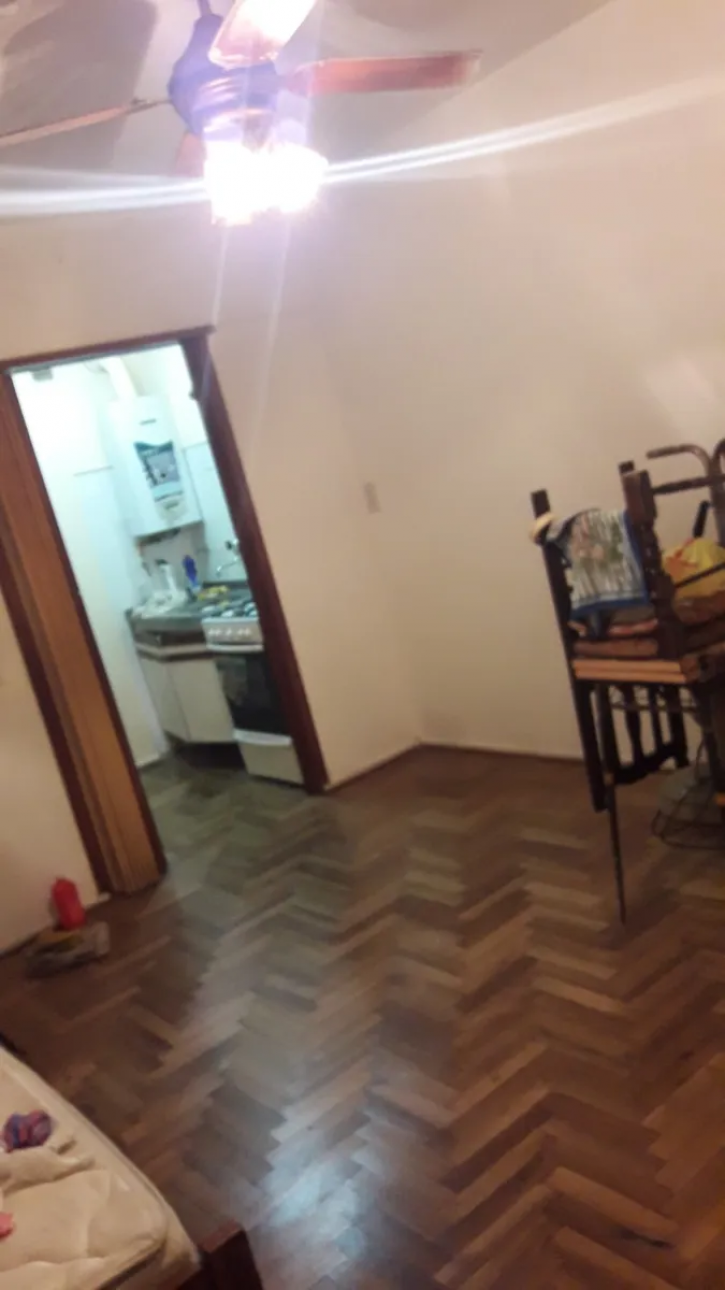 monoambiente C RENTA 22m2 interno, 2do piso x escalera