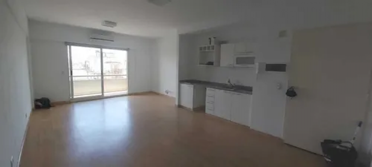 Monoambiente Muy Luminoso con hermoso balcón, 35 m2 totales,