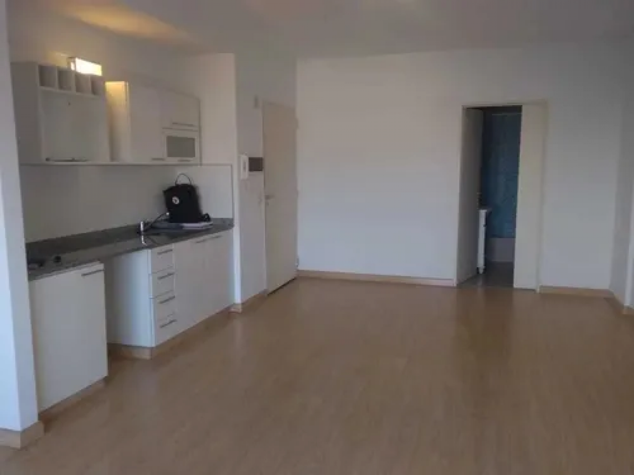 Monoambiente Muy Luminoso con hermoso balcón, 35 m2 totales,