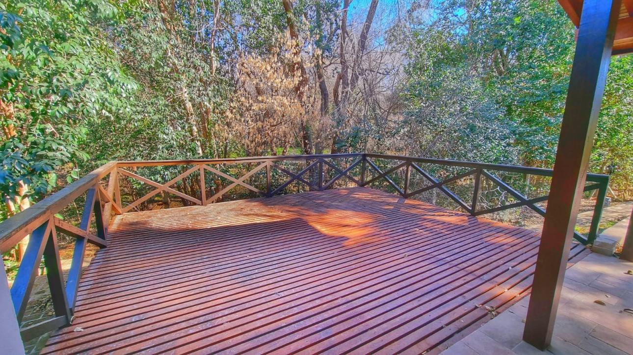 Magnifica Vivienda en Venta con costa de arroyo