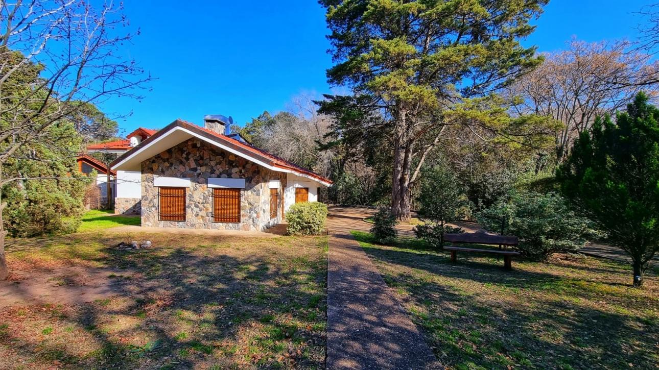 Magnifica Vivienda en Venta con costa de arroyo