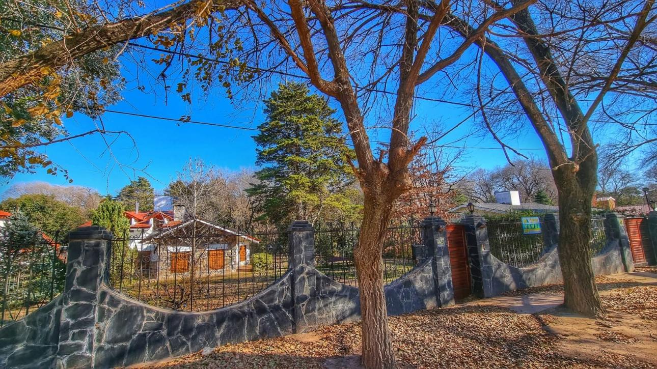 Magnifica Vivienda en Venta con costa de arroyo