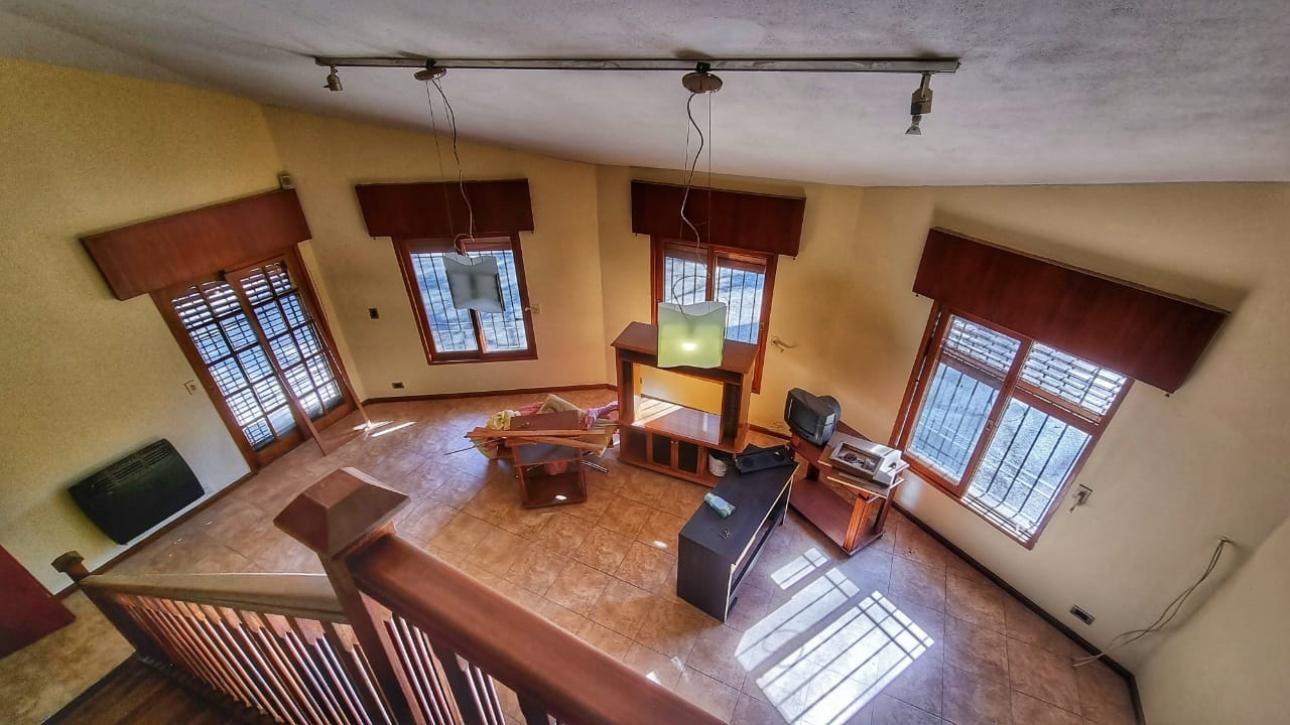 Magnifica Vivienda en Venta con costa de arroyo