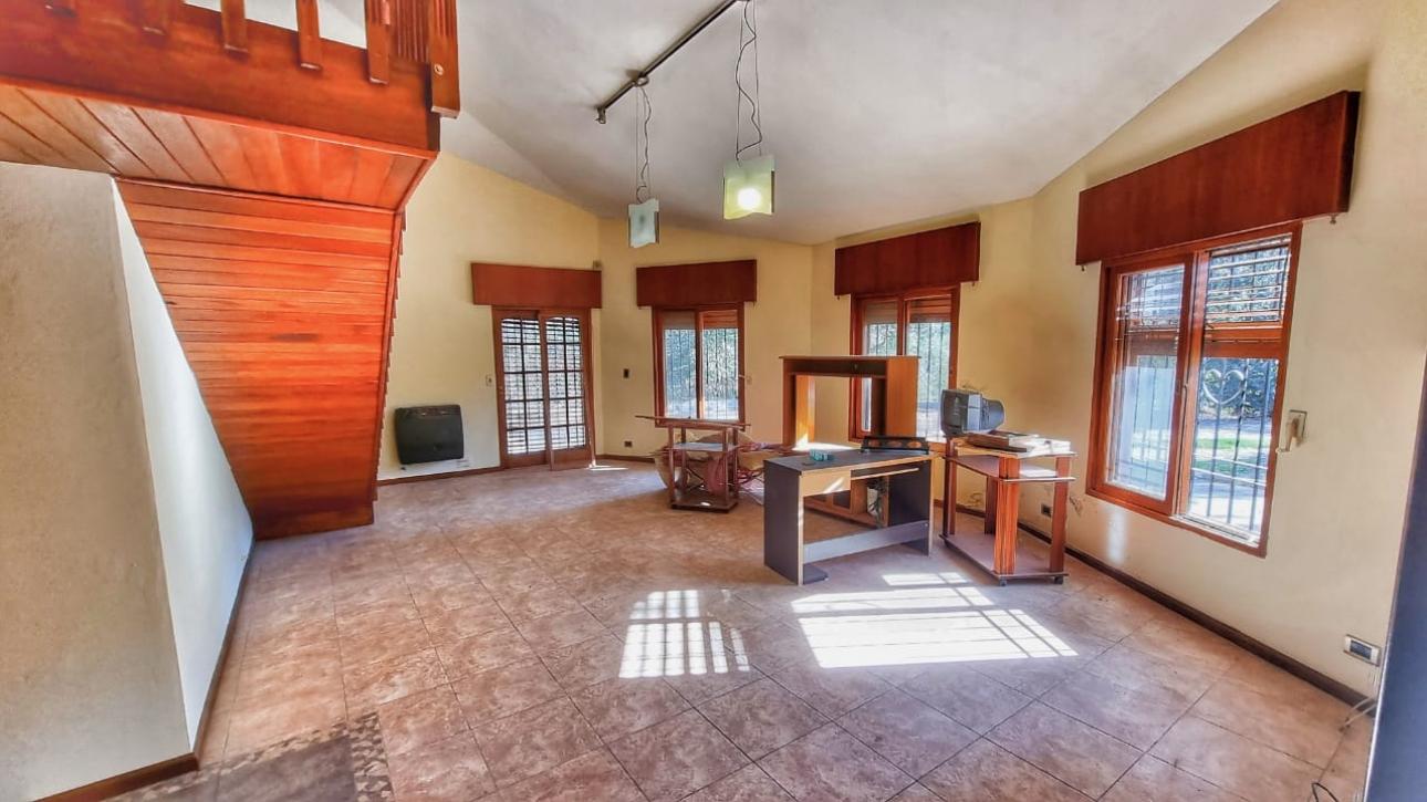 Magnifica Vivienda en Venta con costa de arroyo