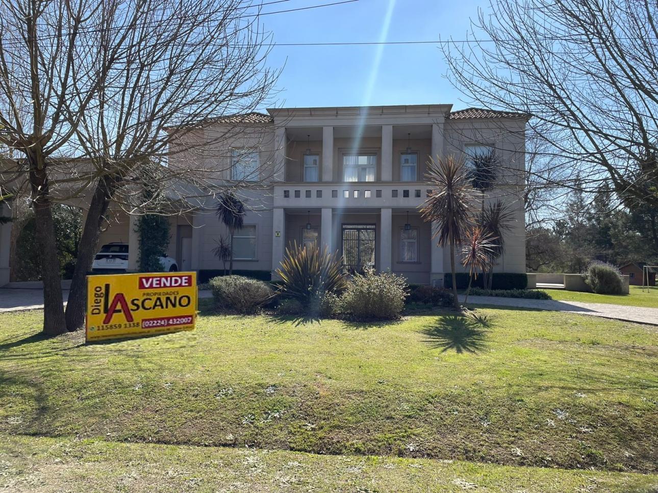 Hermosa casa sobre España, Barrio Parque Las Naciones