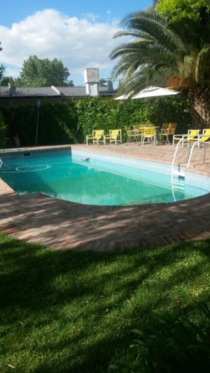 VENDO CASA QUINTA EN BARRIO LINKS DE EZEIZA
