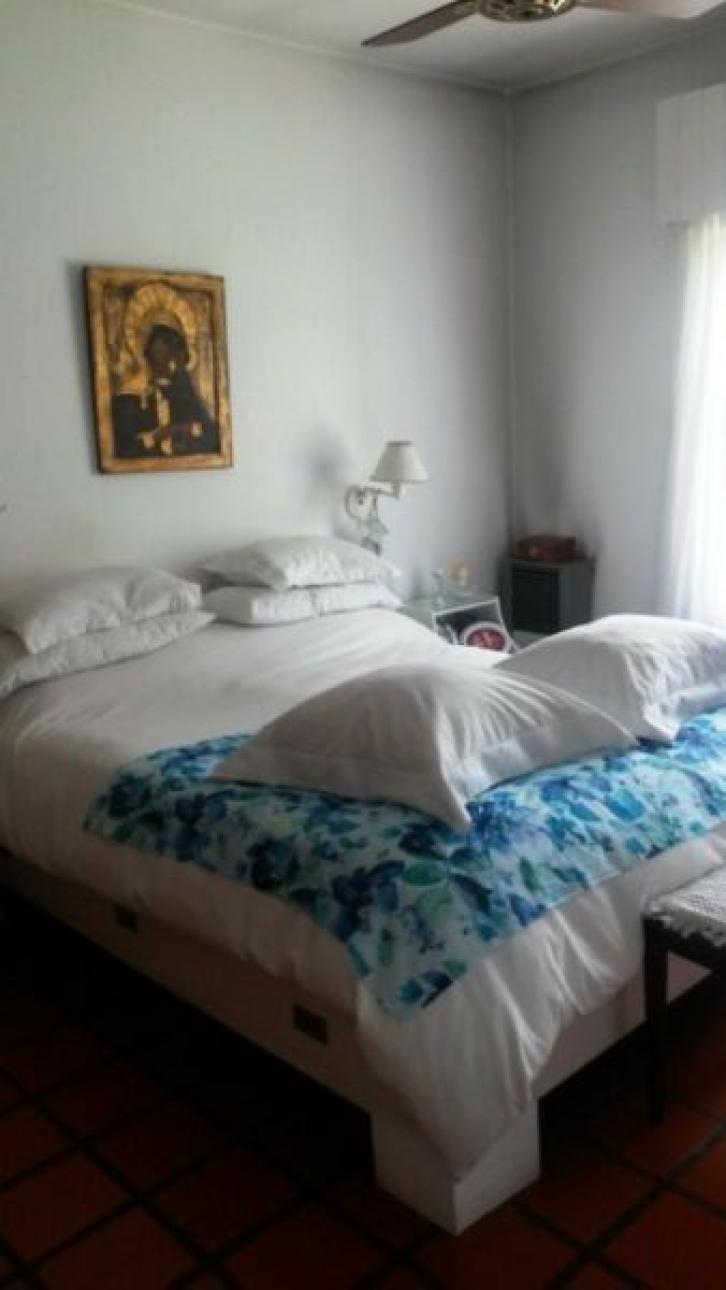 VENDO CASA QUINTA EN BARRIO LINKS DE EZEIZA