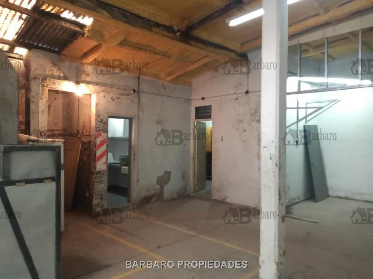 BARBARO ALQUILA GALPON EN VILLA LYNCH