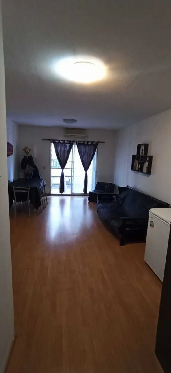 835 EXCELENTE Y LUMINOSO 2 ambientes c/cochera, 56/52 m2 al