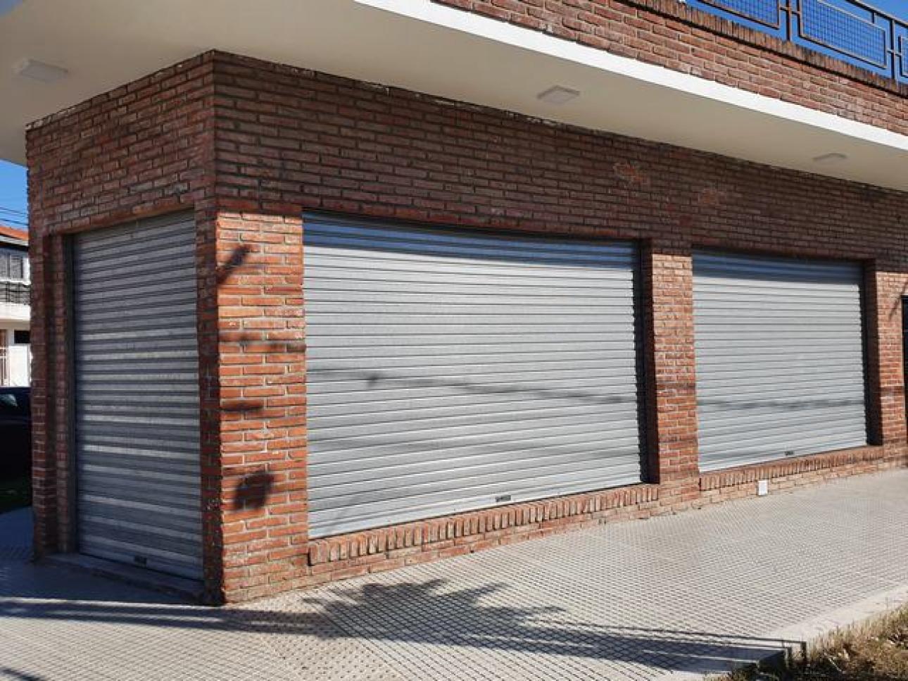 LOCAL 70M2 EN LOMA HERMOSA