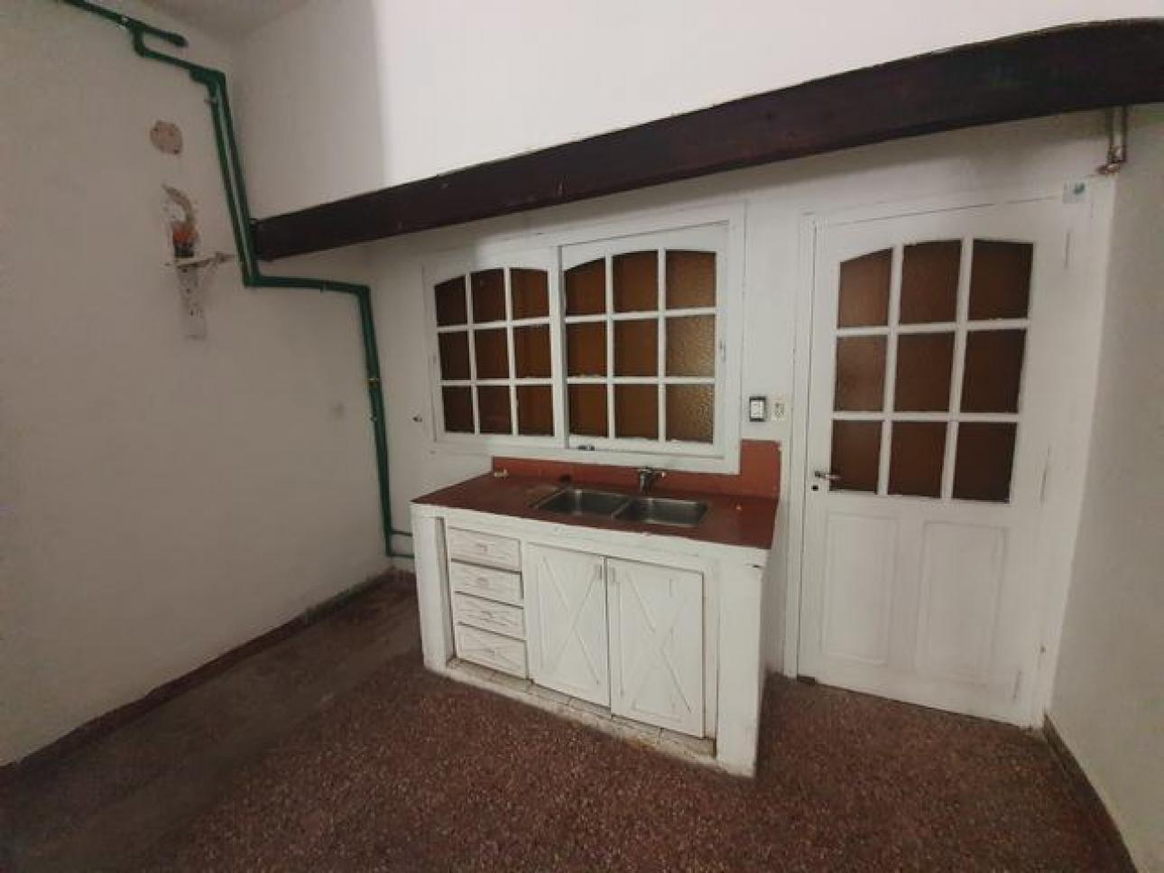 LOCAL 40M2 FRENTE PLAZA COLEGIO PIO XXI 400 ESTACION BOSCH