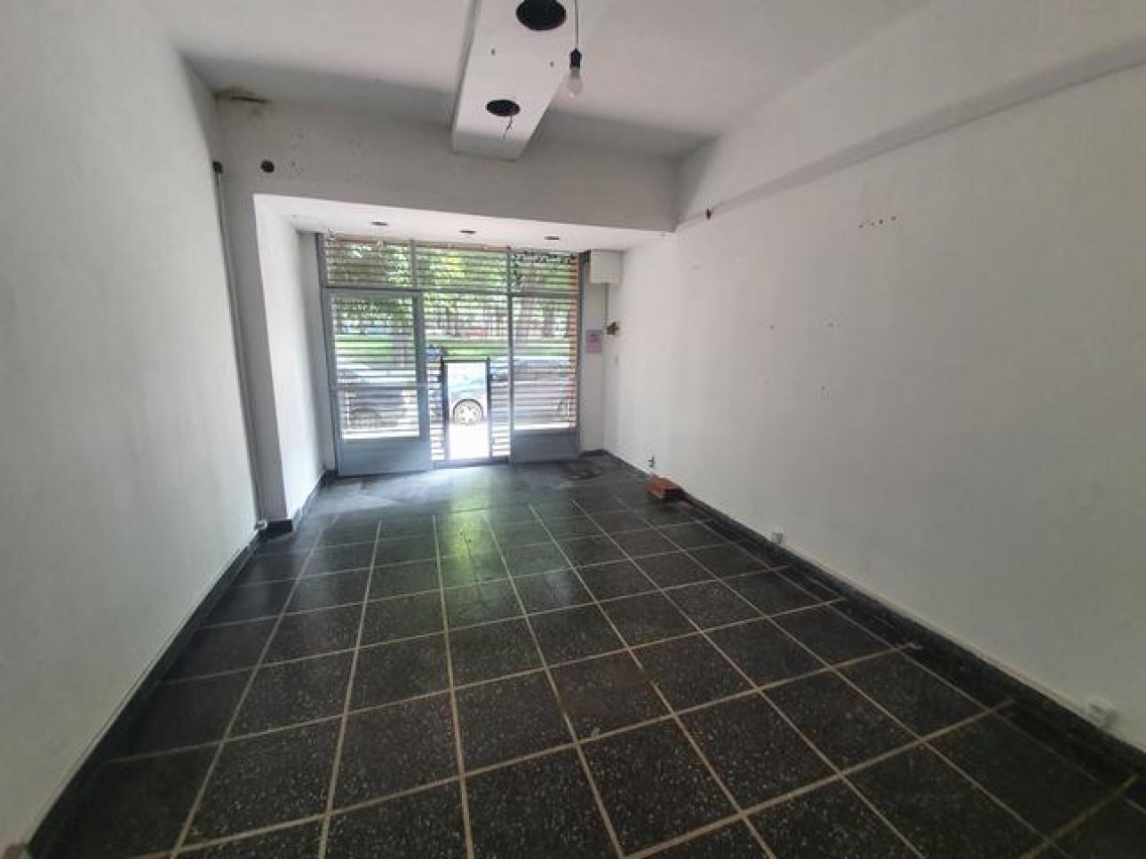 LOCAL 40M2 FRENTE PLAZA COLEGIO PIO XXI 400 ESTACION BOSCH