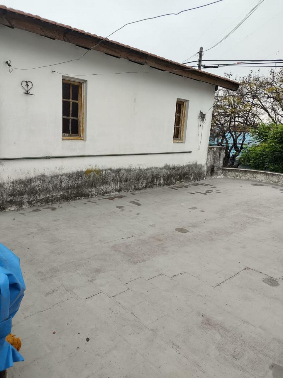 CASA 4 AMB CON FONDO Y TERRAZA CON DEPTO A TERMINAR