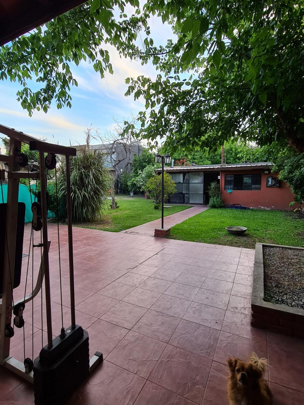 Hermosa casa sobre Alem, a metros de Sarmiento, Glew