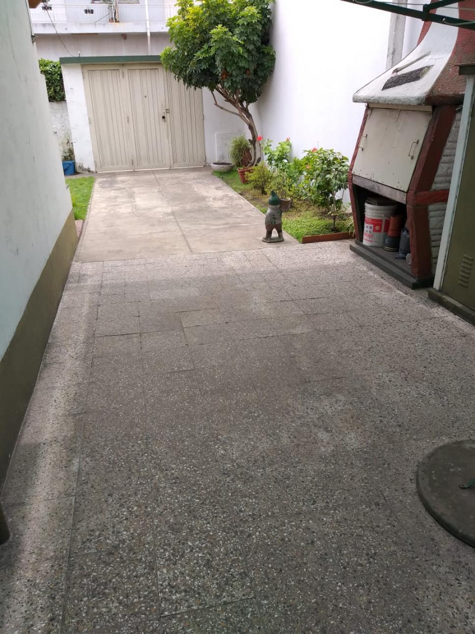 CASA EN ESQUINA