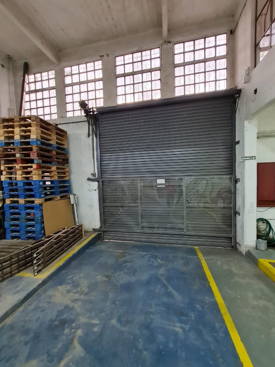 1300 m2 en Villa Maipu (Fabrica de Muebles)