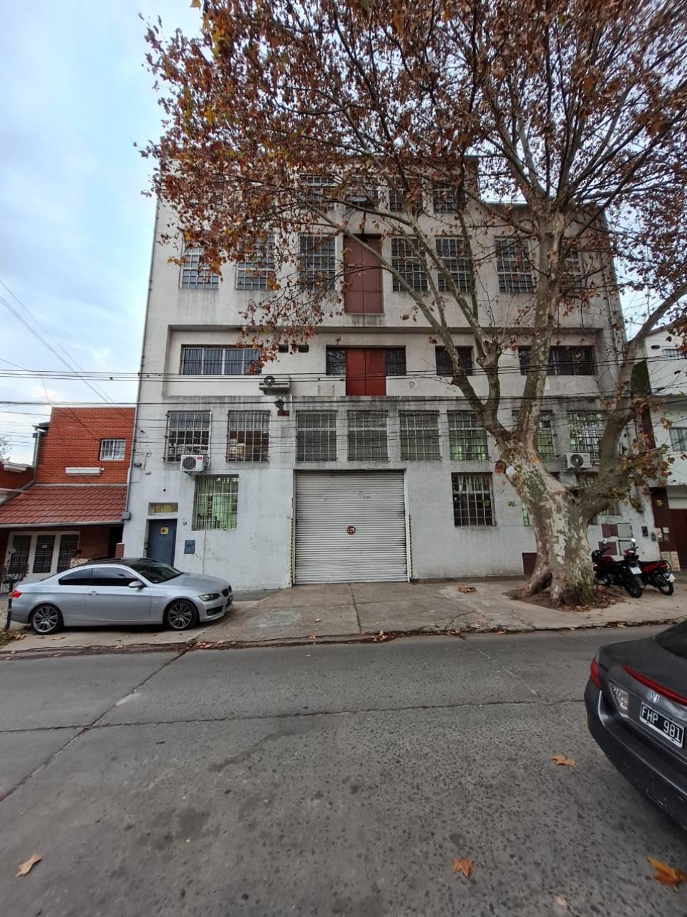 1300 m2 en Villa Maipu (Fabrica de Muebles)