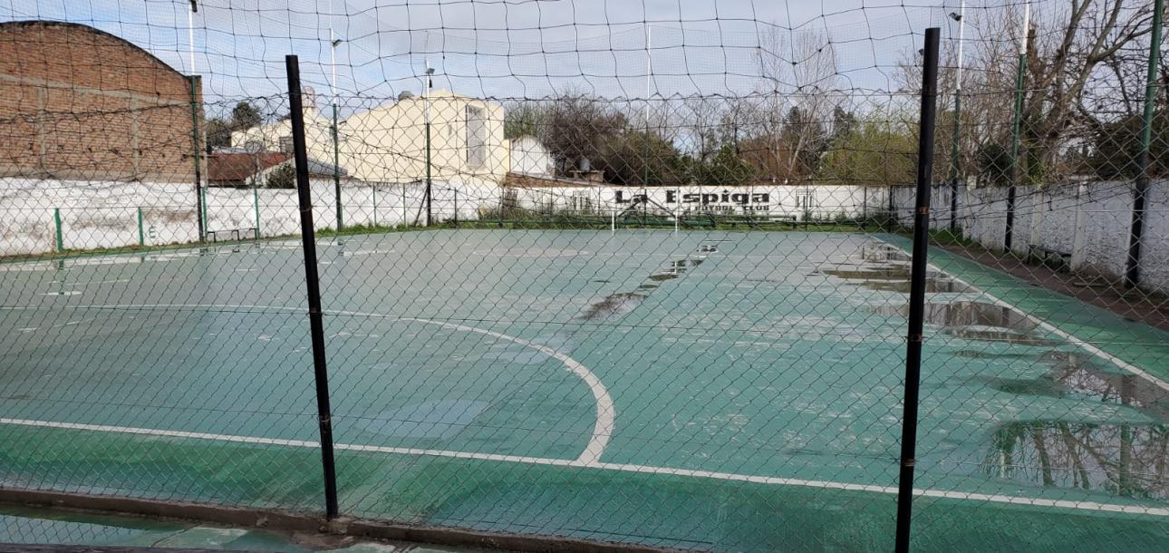 Locales + Depto + Predio Deportivo sobre Av. Yrigoyen, Glew