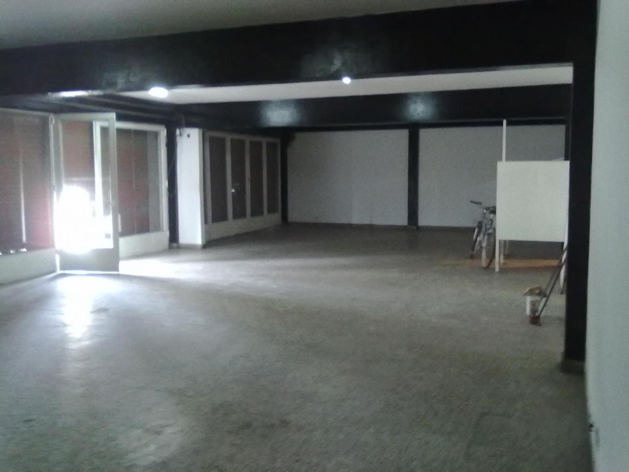 Locales + Depto + Predio Deportivo sobre Av. Yrigoyen, Glew